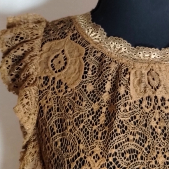 Adiva olive color lace ruffle sheer top Sz XS So so cute! - Picture 3 of 10